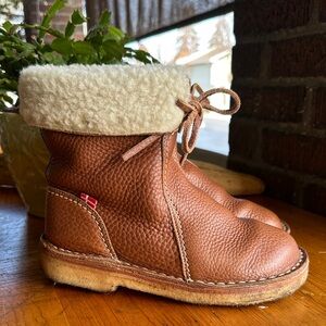 Duckfeet Arhus shearling lined boot in brown Nut leather. Size 36-USA 6